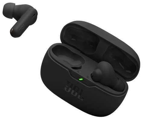 Czarne słuchawki JBL i etui ładujące na białej powierzchni.