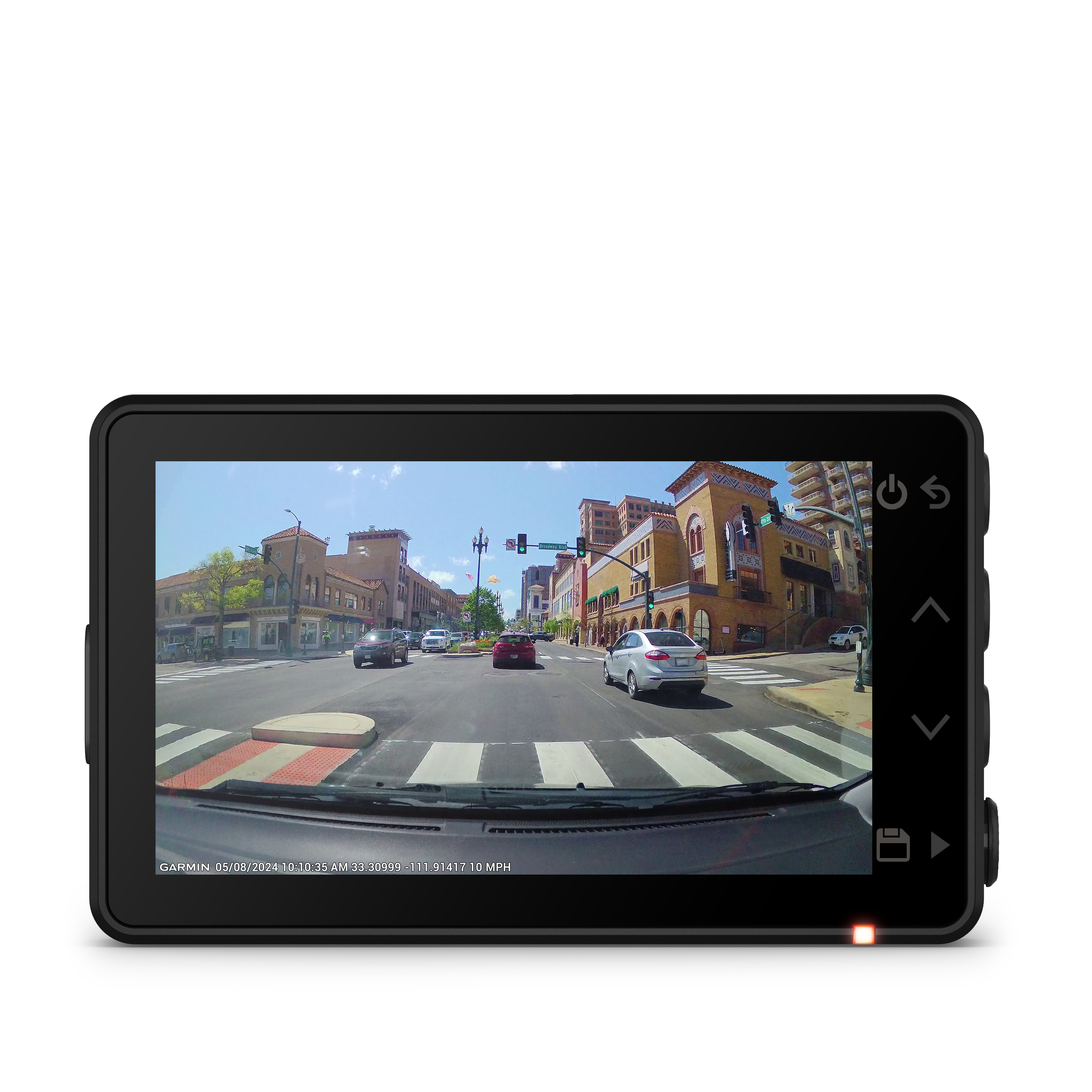 Dashcam, zeigt Straßenansicht. Autos, Gebäude und Straße sichtbar. Tageslichtszene. Datum und Uhrzeit auf dem Bildschirm.