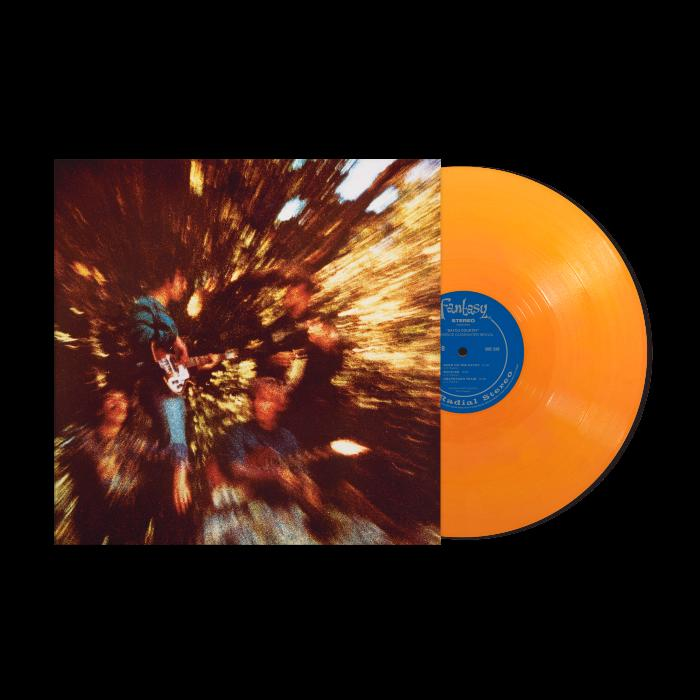 Disque vinyle orange avec pochette présentant des figures floues.
