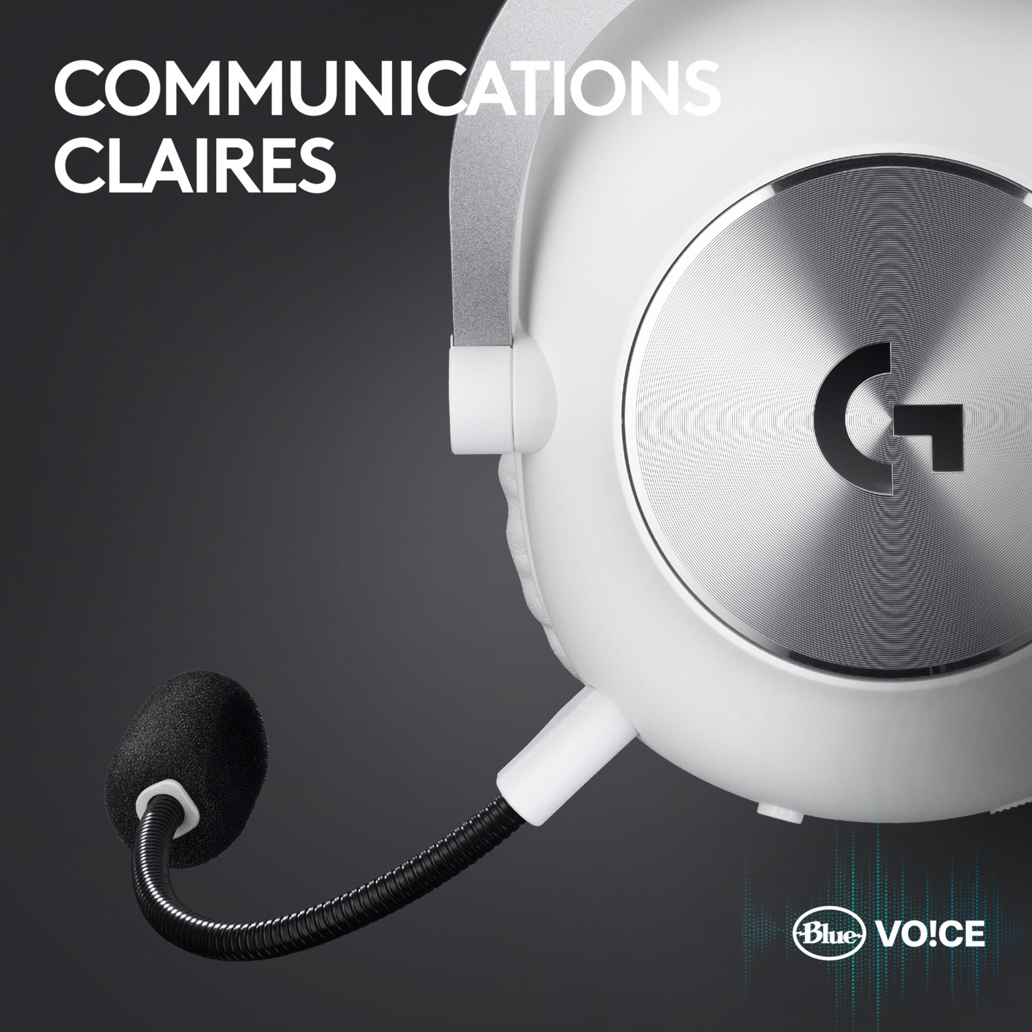 Casque de jeu blanc avec un microphone. Texte : Communications claires. Logo Blue Vo!ce.