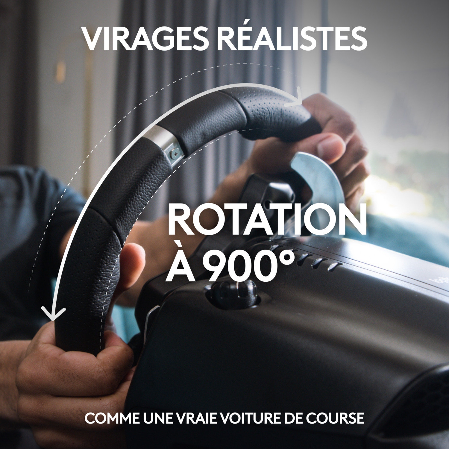 Mains tenant un volant noir. Le texte dit virages réalistes, rotation à 900 degrés.
