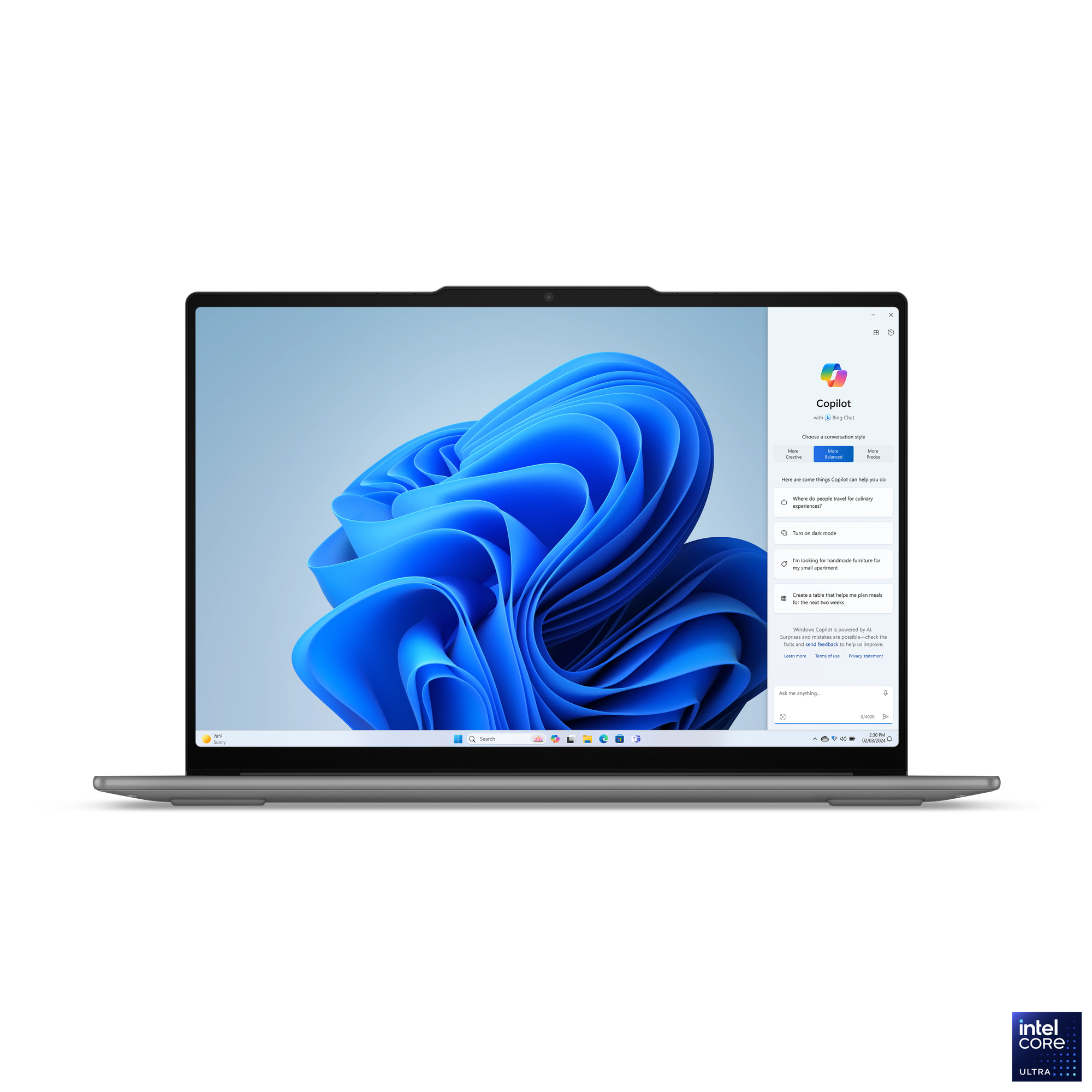 Copilot ile Windows 11 gösteren dizüstü bilgisayar. Mavi soyut arka plan. Gri çerçeve.