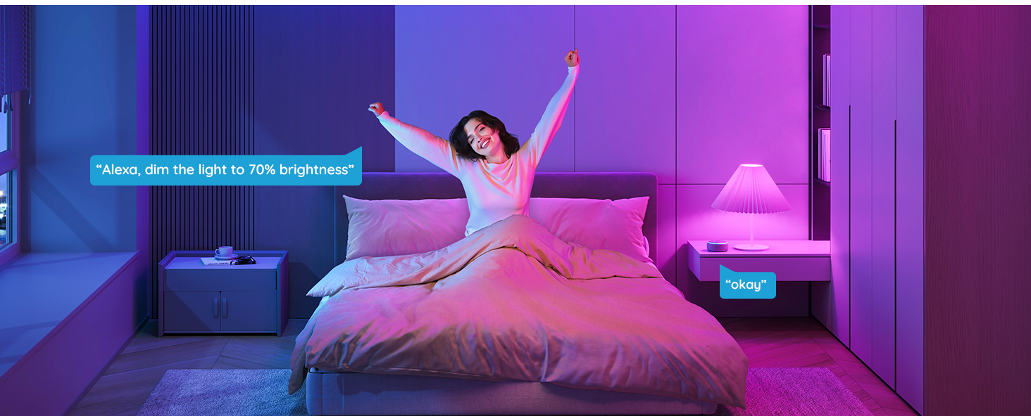 Frau im Bett, Arme oben, unter rosa Licht. Textblasen sagen 'Alexa, dim the light' und 'okay'.