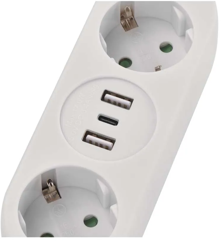 Fehér elosztó két USB porttal és aljzattal, felülről nézve.