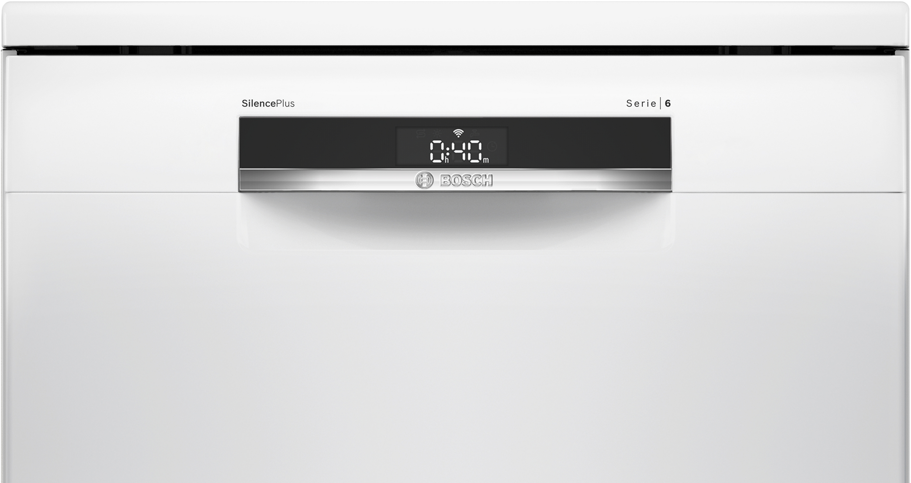 Un lave-vaisselle blanc avec un affichage numérique, indiquant l'heure. Le logo Bosch est visible.
