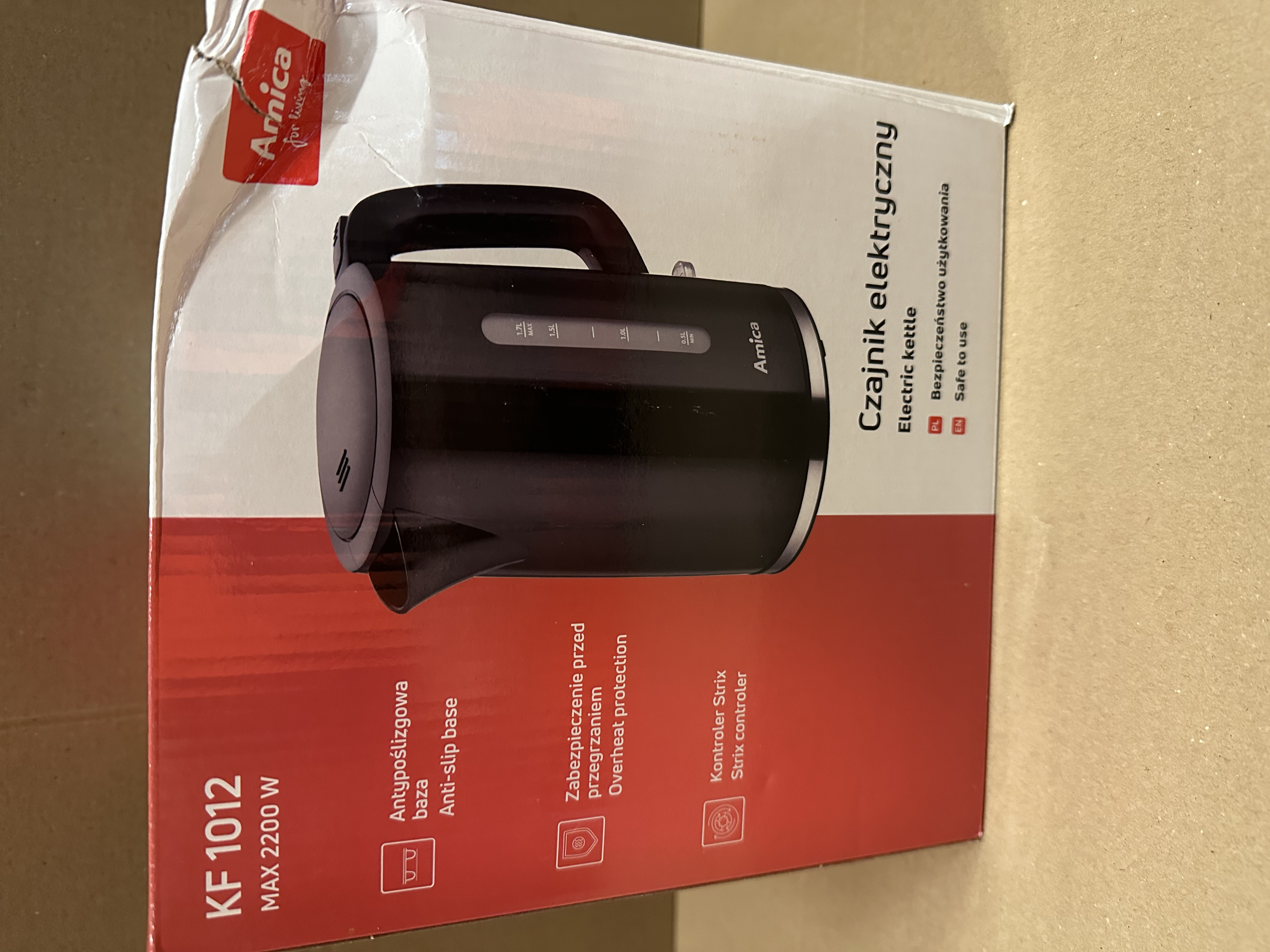 OUTLET - Czajnik AMICA KF 1012