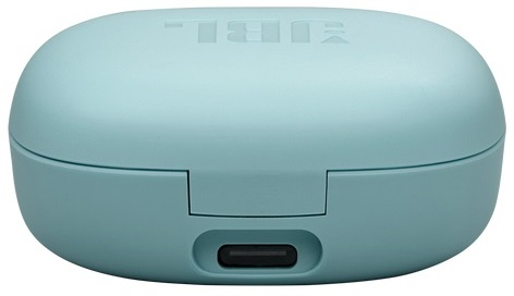 Jasnoniebieskie etui ładujące słuchawek JBL, z portem USB-C.