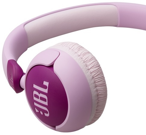 Zbliżenie różowych słuchawek JBL, widoczna muszla i pałąk.