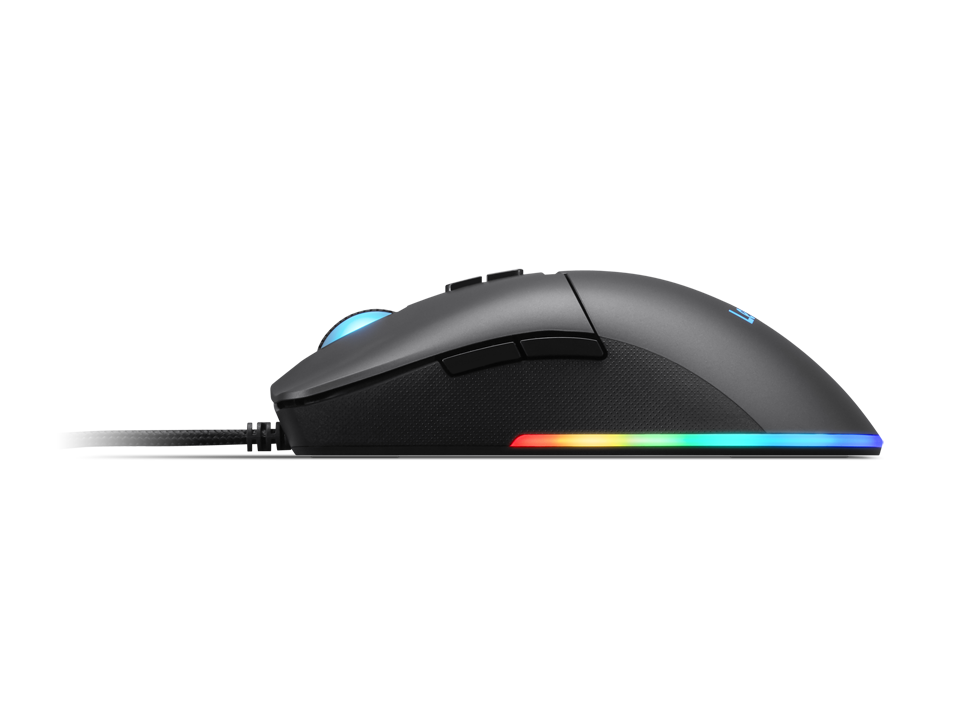 Siyah arka planda RGB aydınlatmalı siyah oyun faresi.
