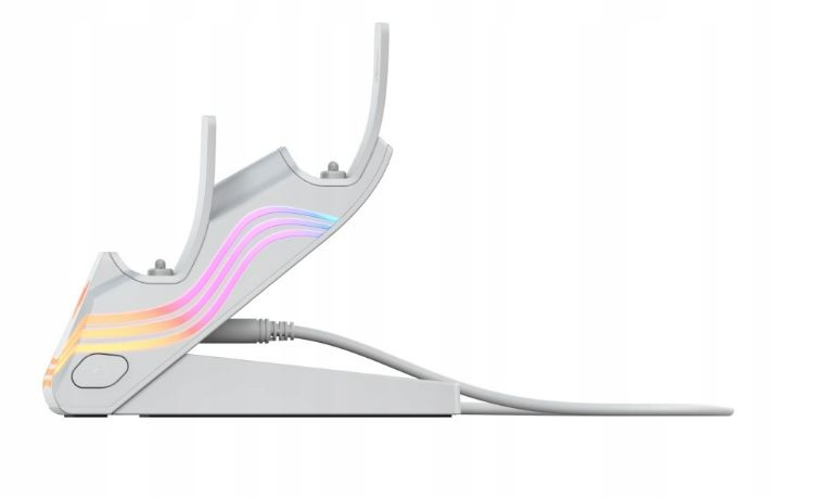 Biała stacja ładująca z kolorowymi światłami dla dwóch kontrolerów do gier.