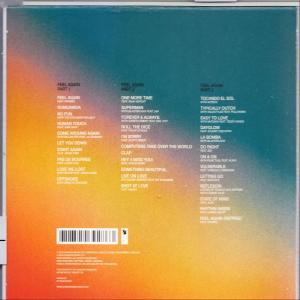 Rückseite einer CD-Hülle mit Trackliste, darunter Titel wie „Feel Again“ und „One More Time“.