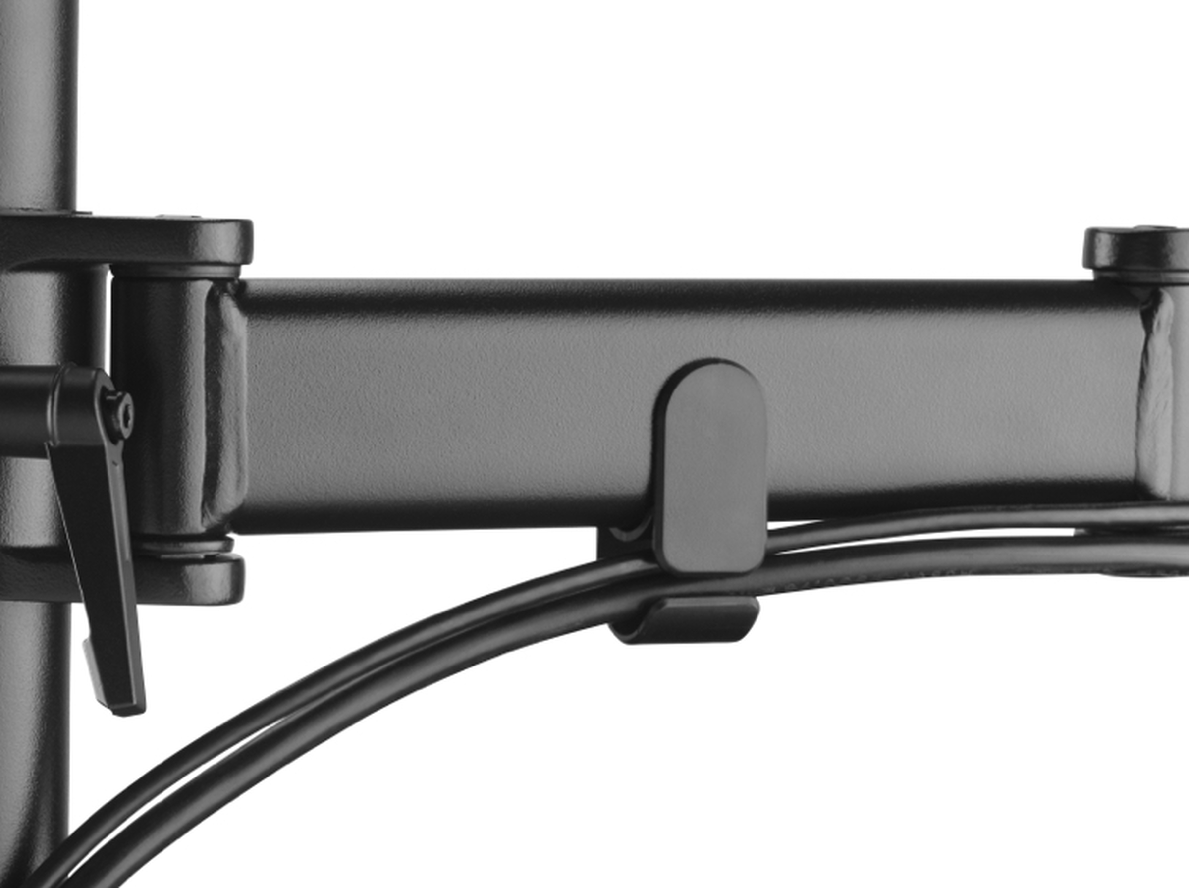 Nahaufnahme eines schwarzen Arms mit schwarzem Kabelclip. Das Bild ist vor weißem Hintergrund.