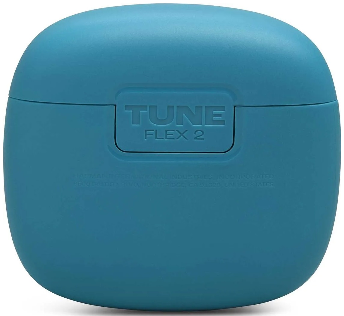Turkusowe etui ładujące z napisem "TUNE FLEX 2". To zbliżenie.