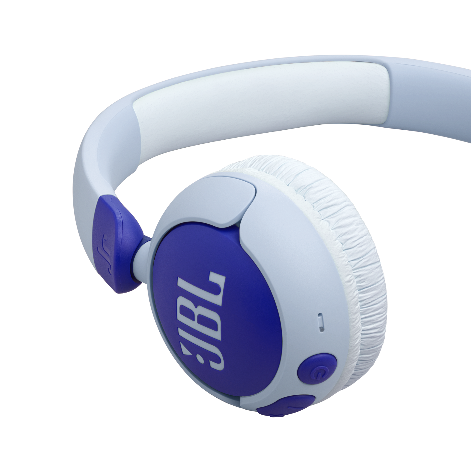 Mavi ve beyaz JBL kulaklıklar. JBL logosu kulaklığın üzerinde görülebilir.