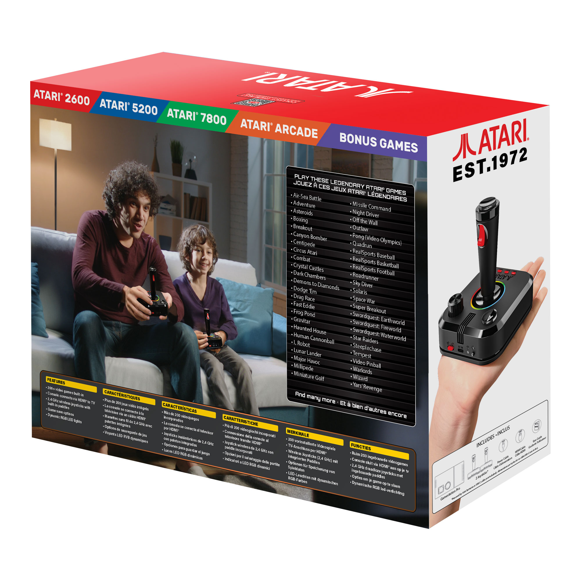 İki kişinin kontrolör tuttuğu Atari oyun kutusu, sağda bir joystick var.