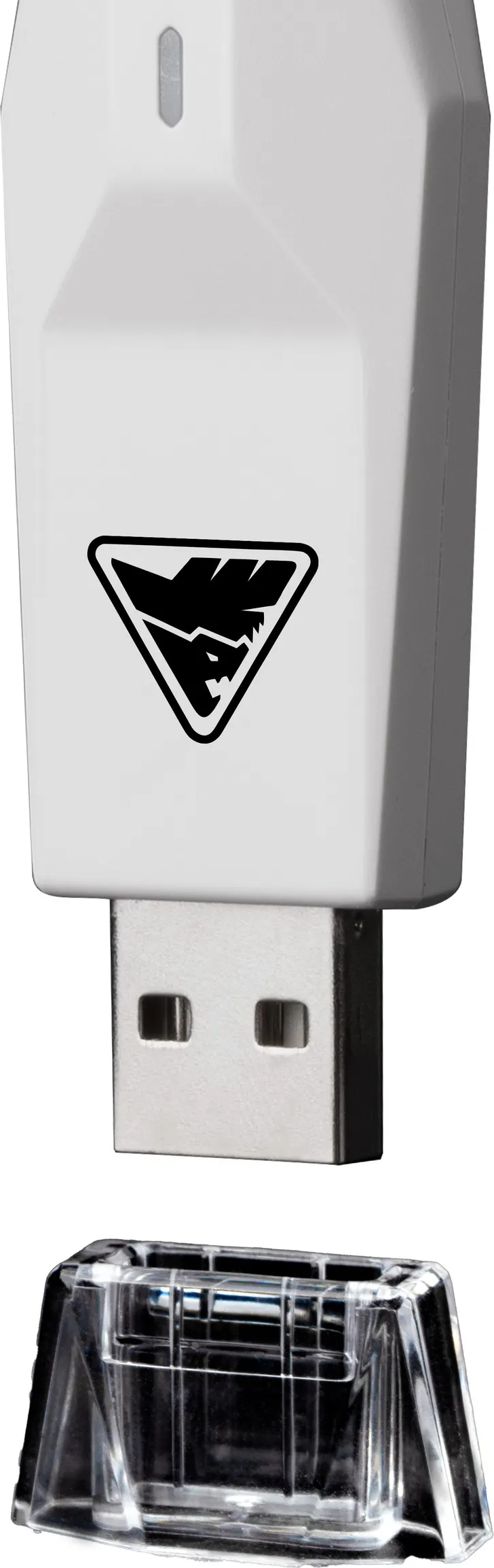 Weißer USB-Adapter mit Logo, transparente Anschlussabdeckung ist abgenommen. USB-Anschluss sichtbar.