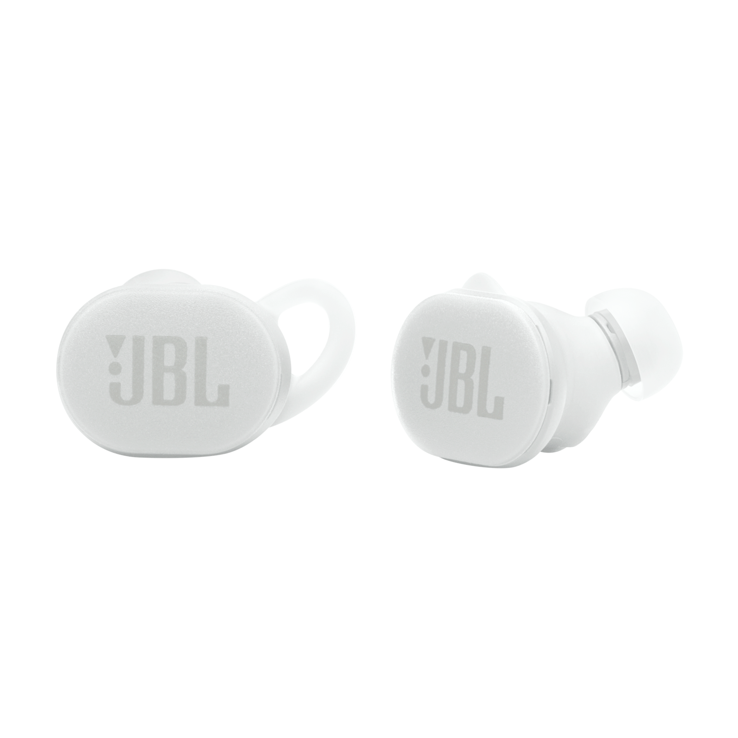 Beyaz kulaklıklar. JBL logosu olan iki beyaz kulaklık. Siyah arka plan.