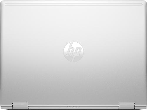 Geschlossener silberner Laptop mit großem HP-Logo in der Mitte.