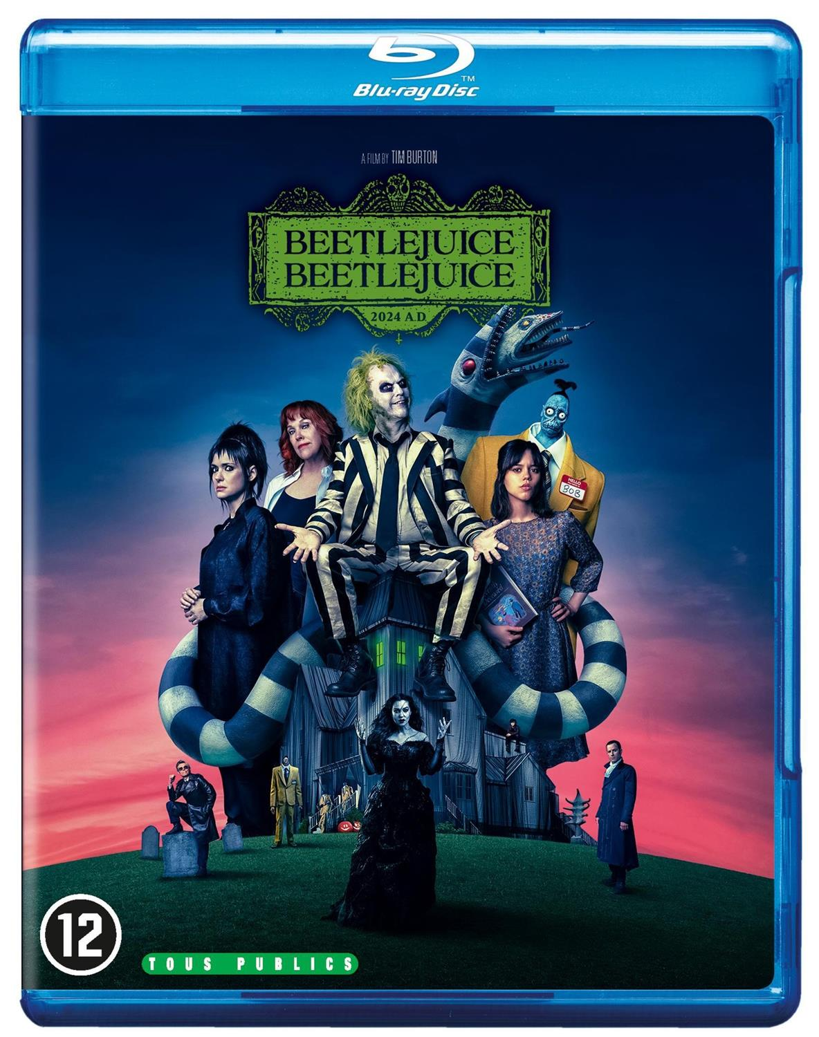Beetlejuice Blu-ray cover. Castleden en een slangachtig wezen in een blauwe hoes.
