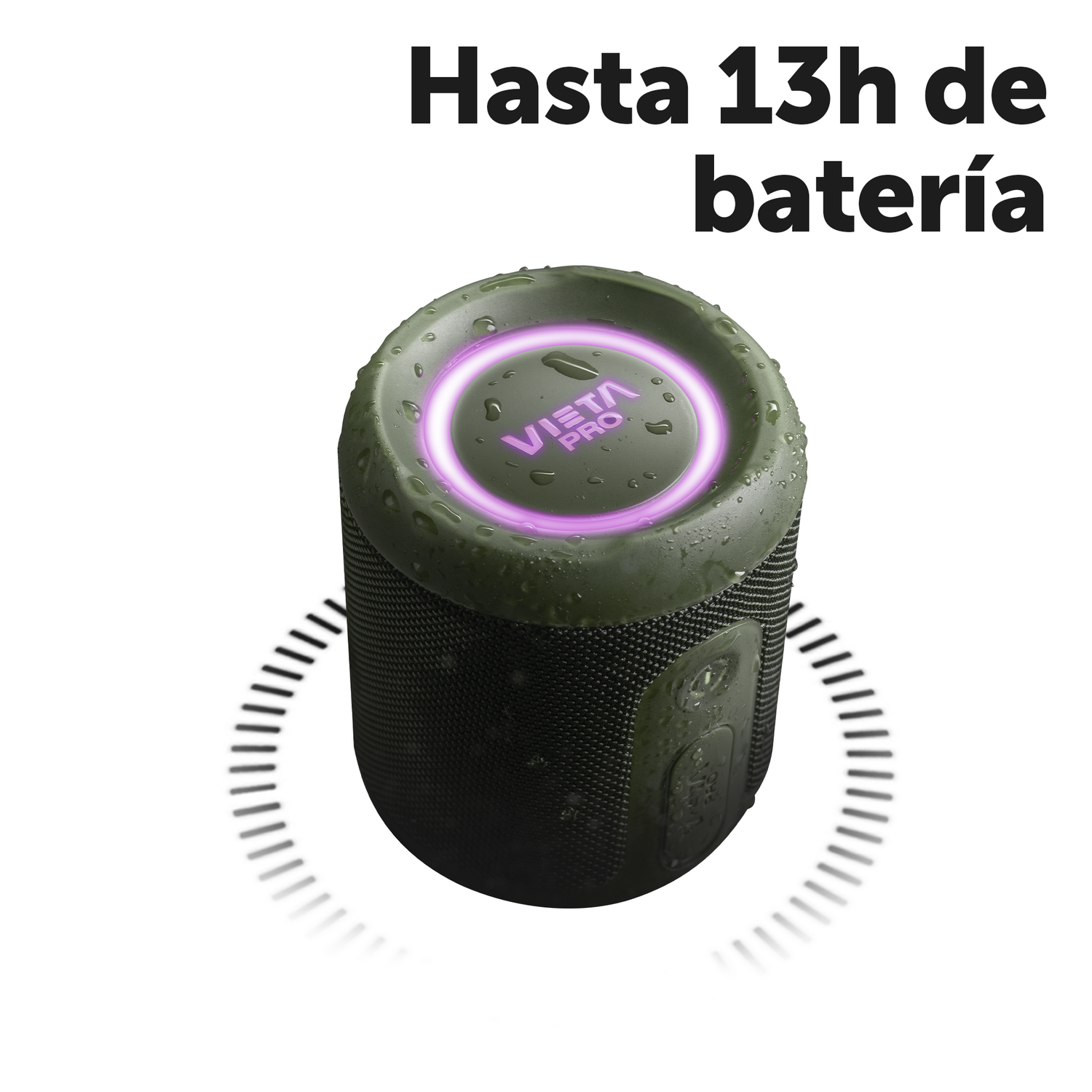 Altavoz verde con luz morada, gotas de agua y texto 'Hasta 13h de batería' sobre fondo blanco.
