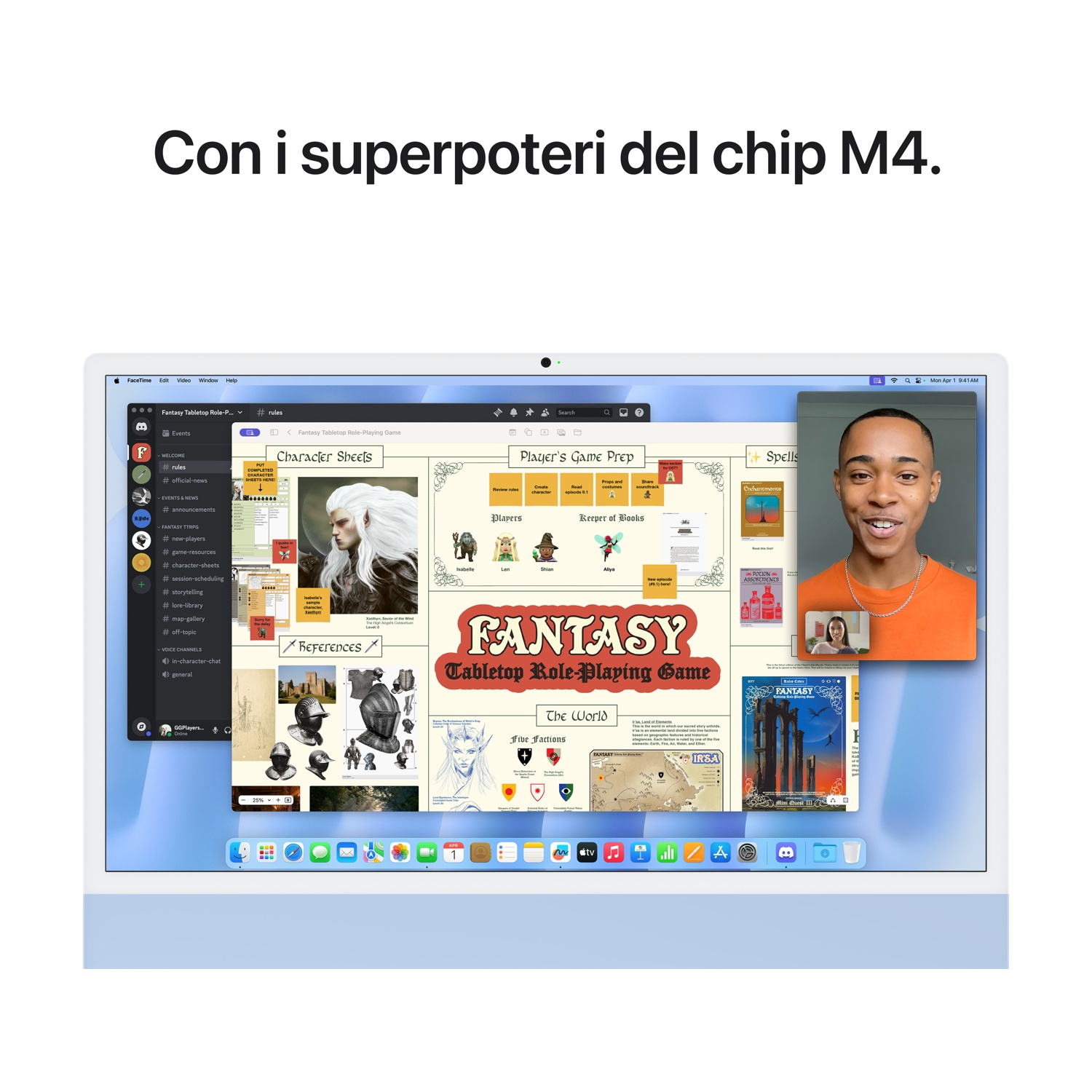 Schermo iMac che mostra l'interfaccia di un gioco di ruolo da tavolo. Un uomo sorride in videochiamata.