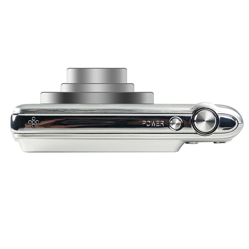 Eine silberne Digitalkamera von oben nach unten vor weißem Hintergrund.
