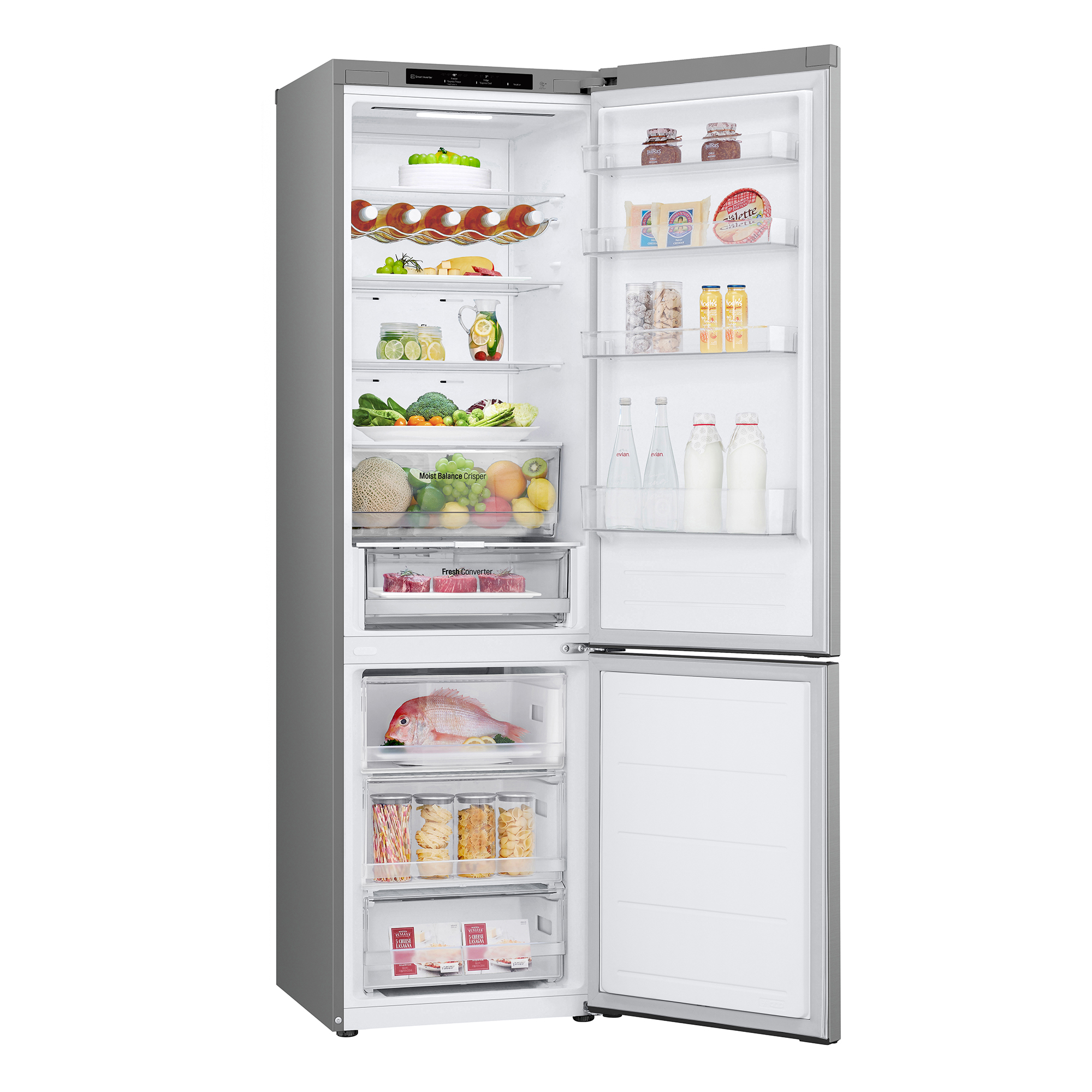 Un refrigerador plateado con la puerta abierta. Contenido: verduras y alimentos.