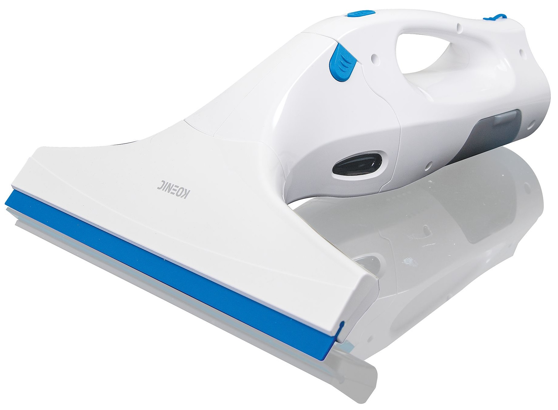 Biała myjka do okien z niebieskim ostrzem i uchwytem. Na odblaskowej powierzchni.