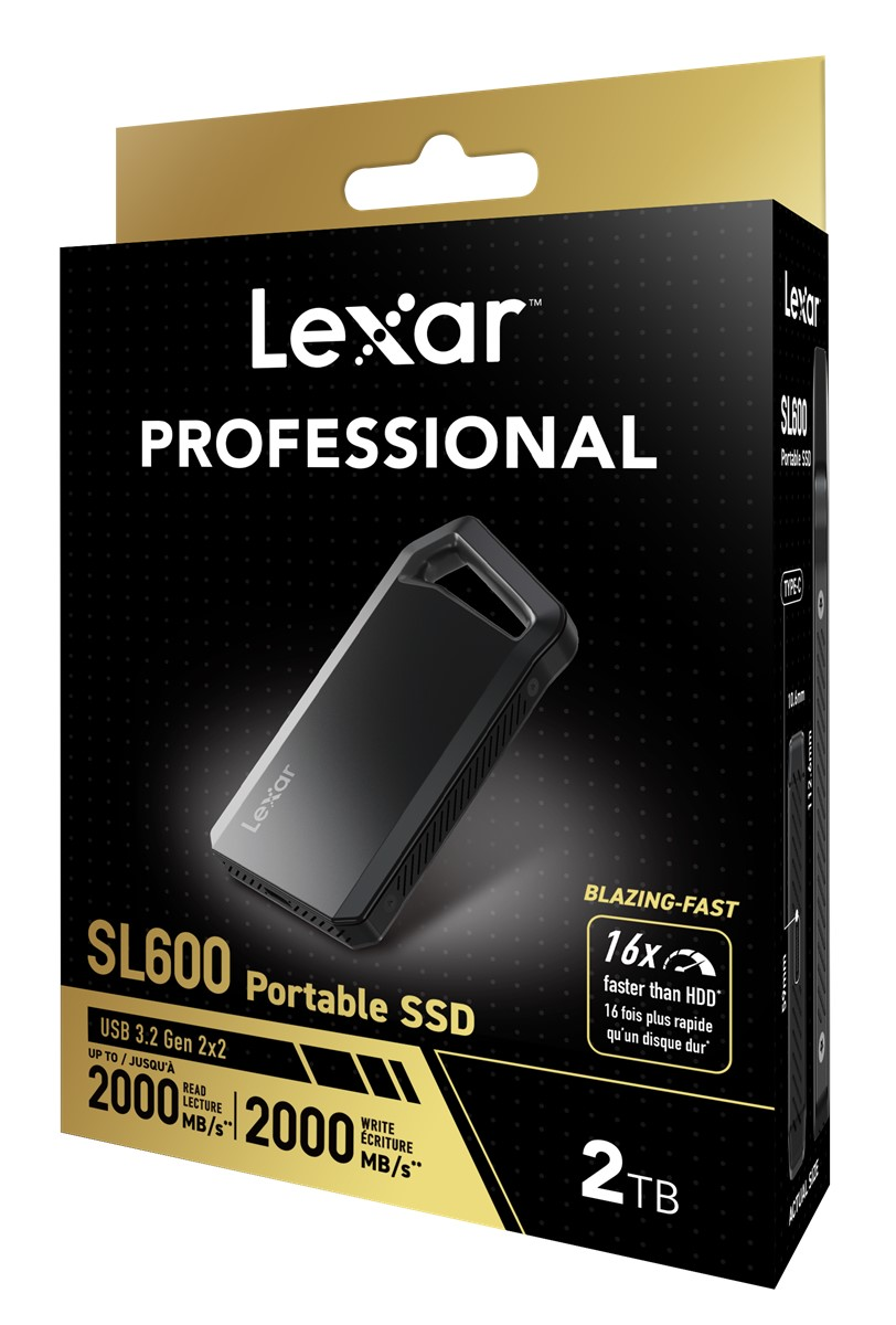 Siyah bir Lexar SSD kutusu. Ürünü, özellikleri ve Lexar logosunu yakın çekimde gösteriyor.
