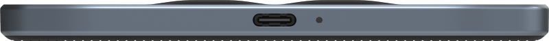 Kék eszköz közelről, USB-C porttal.