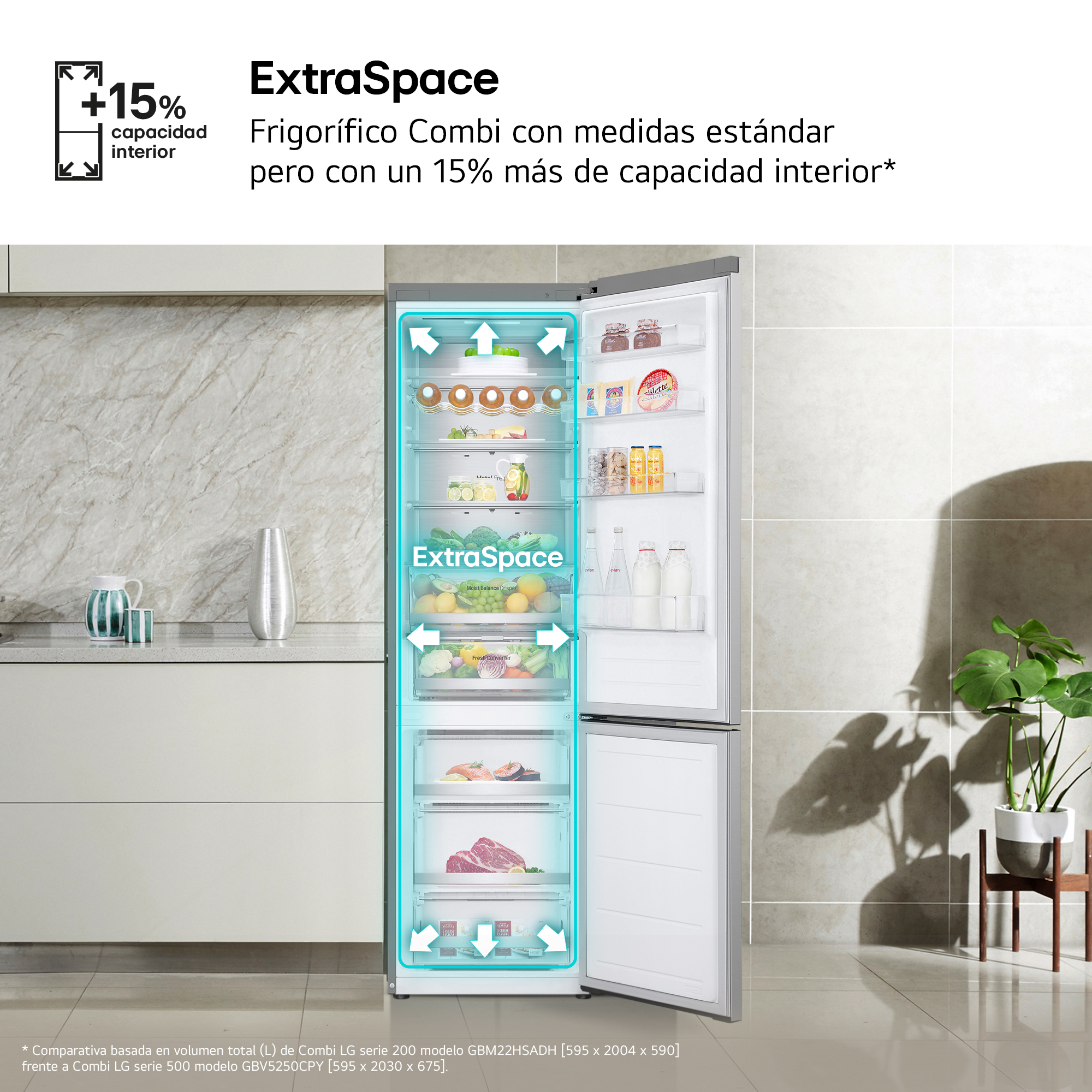 Refrigerador con puerta abierta mostrando interior con alimentos y flechas de espacio.