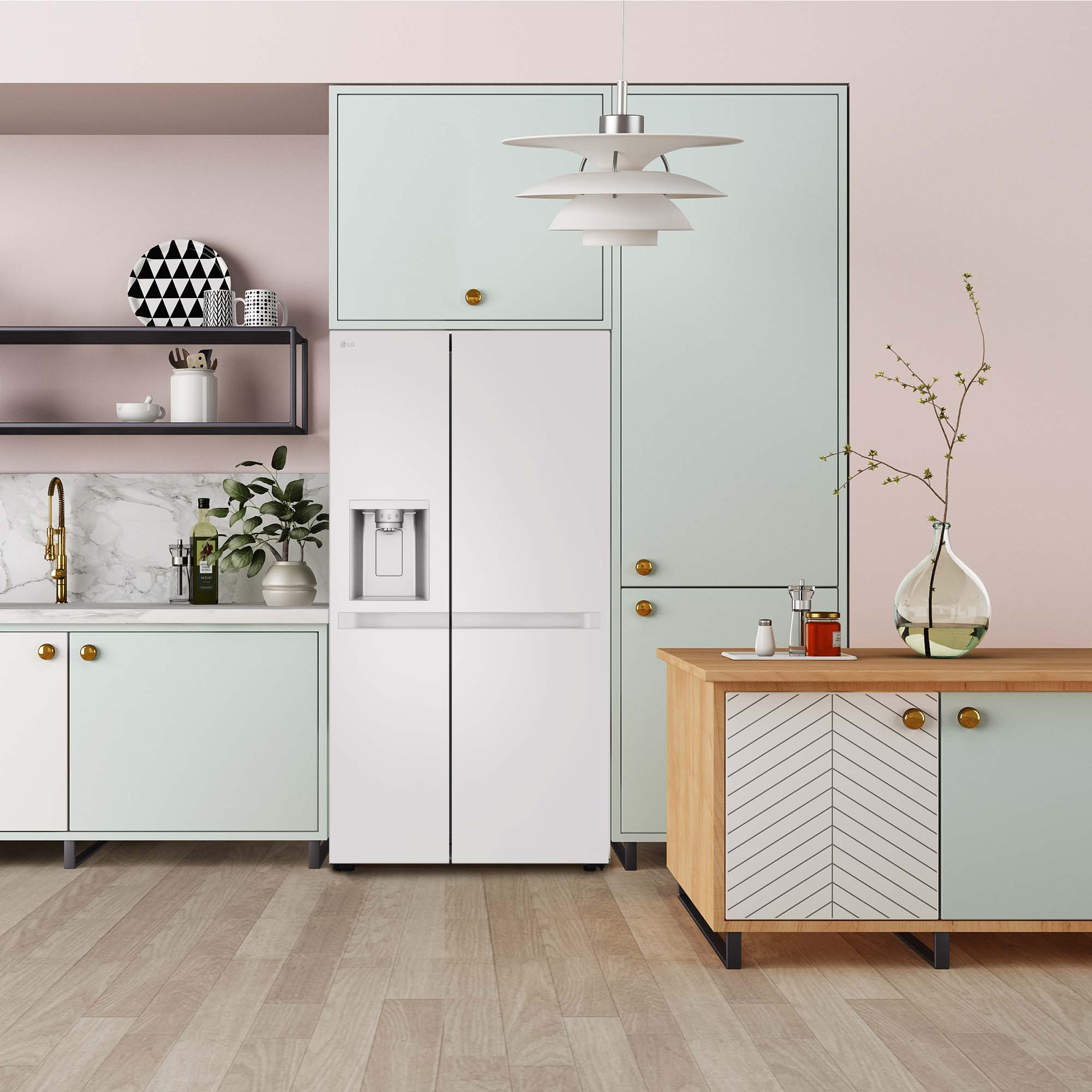 Un refrigerador blanco con puertas abiertas en una cocina. Hay gabinetes azul claro y una pared rosa.