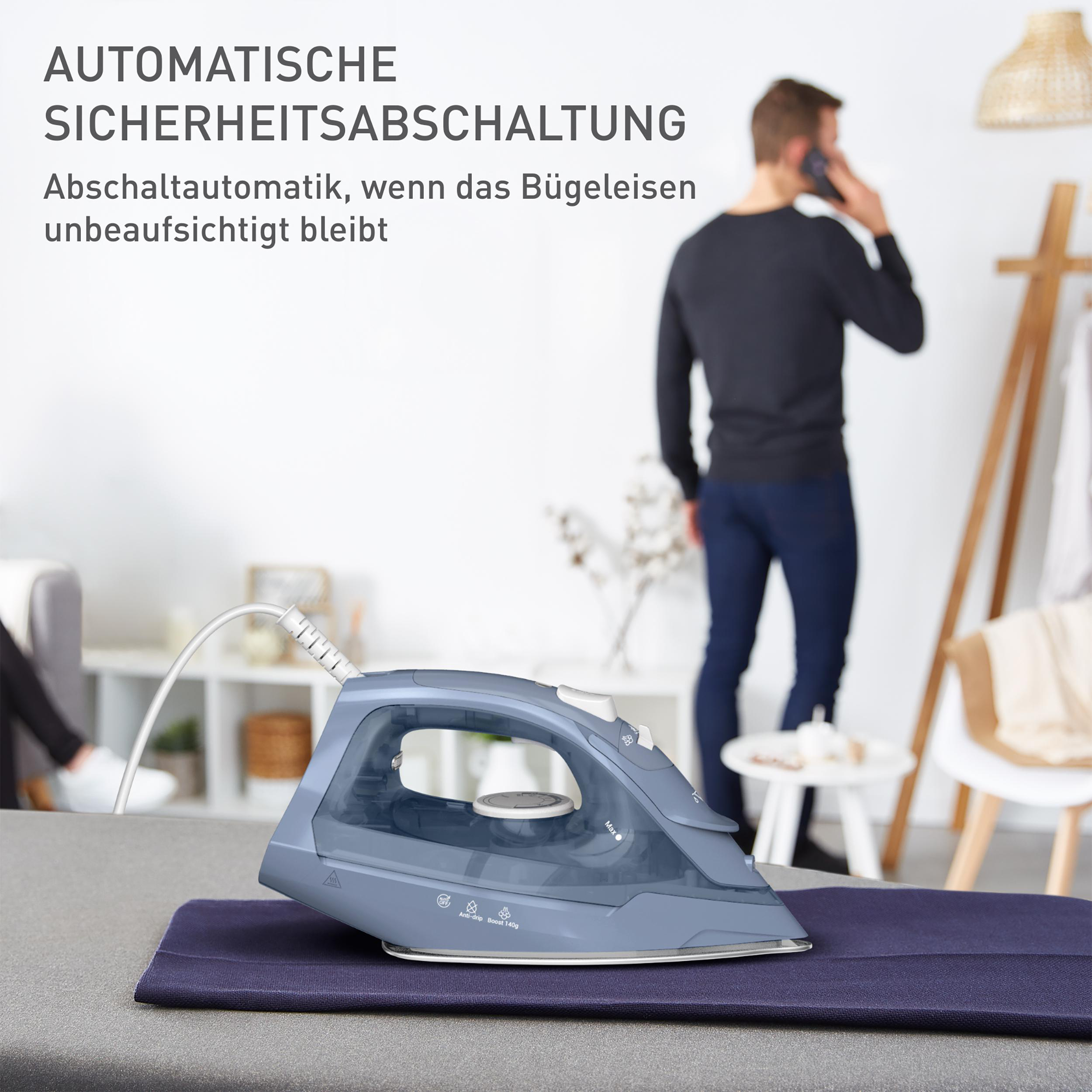 Nahaufnahme eines Fahrradlenkers mit Digitalanzeige und Bedienelementen.