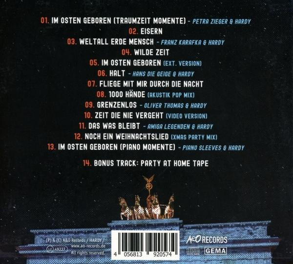 CD-Cover mit Titeln. Schwarzer Hintergrund mit rotem Text.