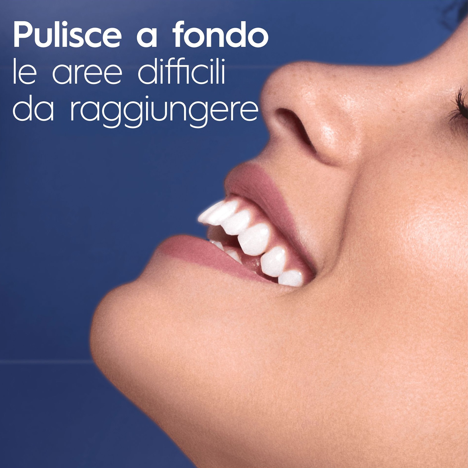 Bocca di donna con denti bianchi. Primo piano, che mostra denti puliti.