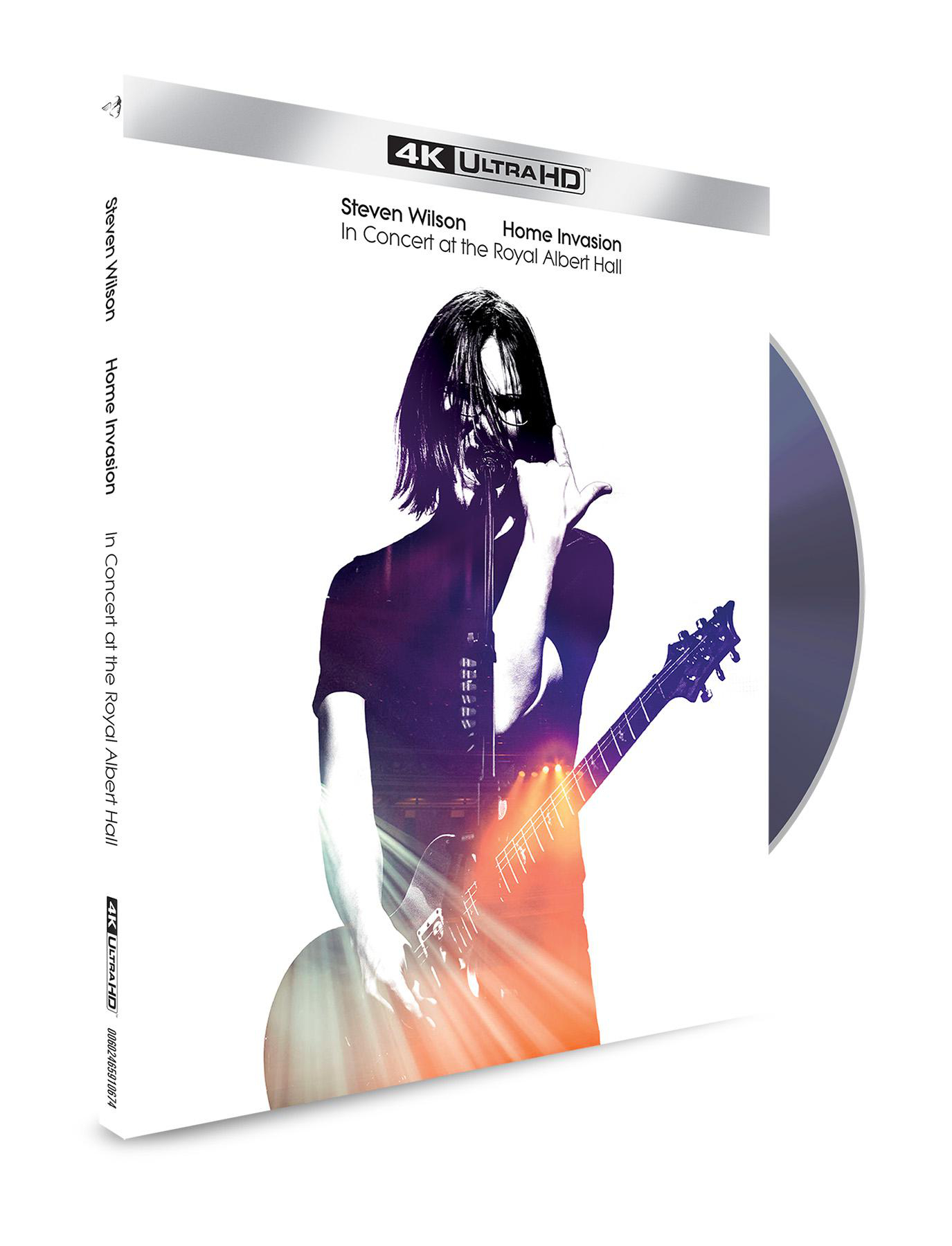 DVD-Cover für Steven Wilsons 'Home Invasion' Konzert, mit Bild von ihm und seiner Gitarre.