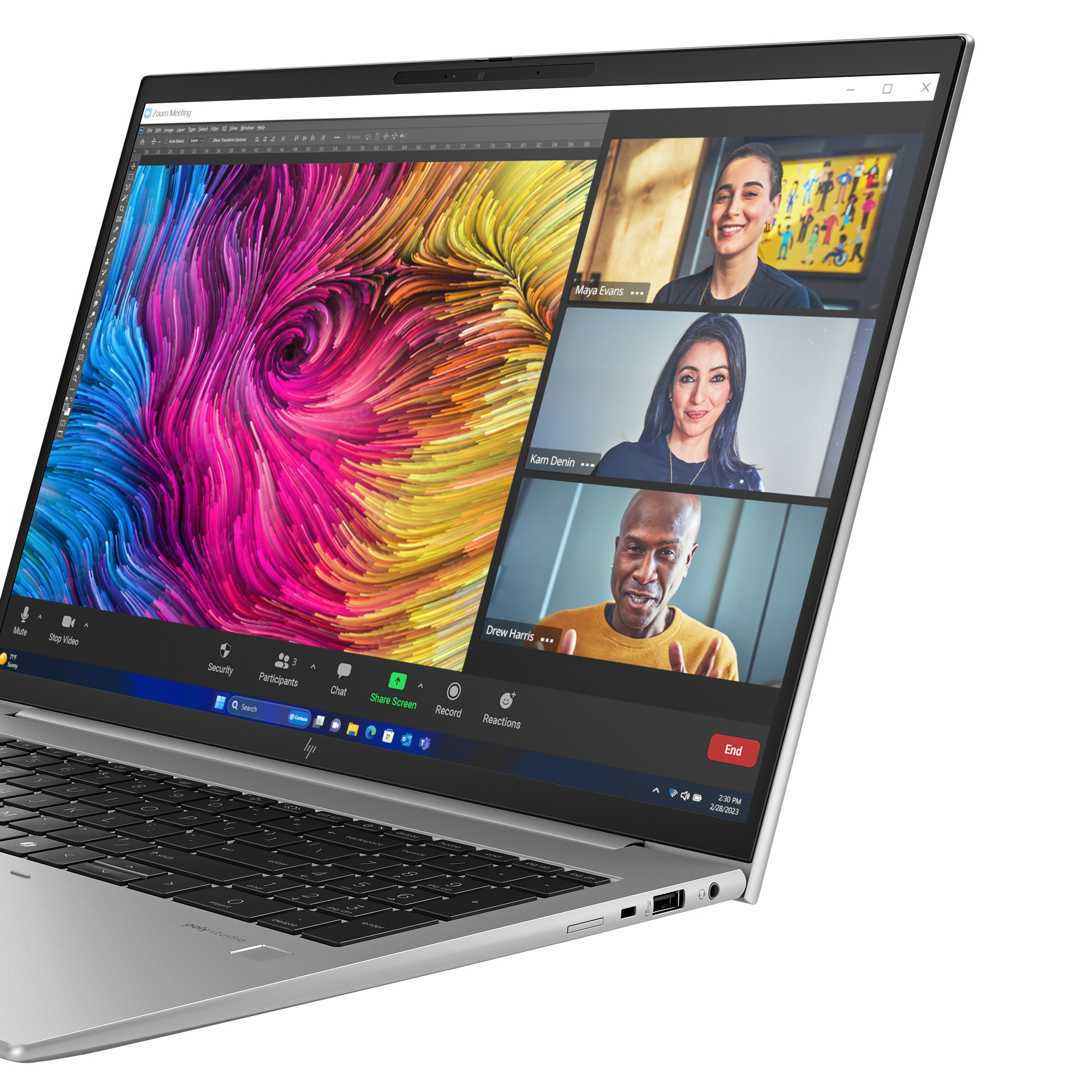 Laptop zeigt eine Videokonferenz mit drei Teilnehmern auf dem Bildschirm. Der Hintergrund ist unscharf.