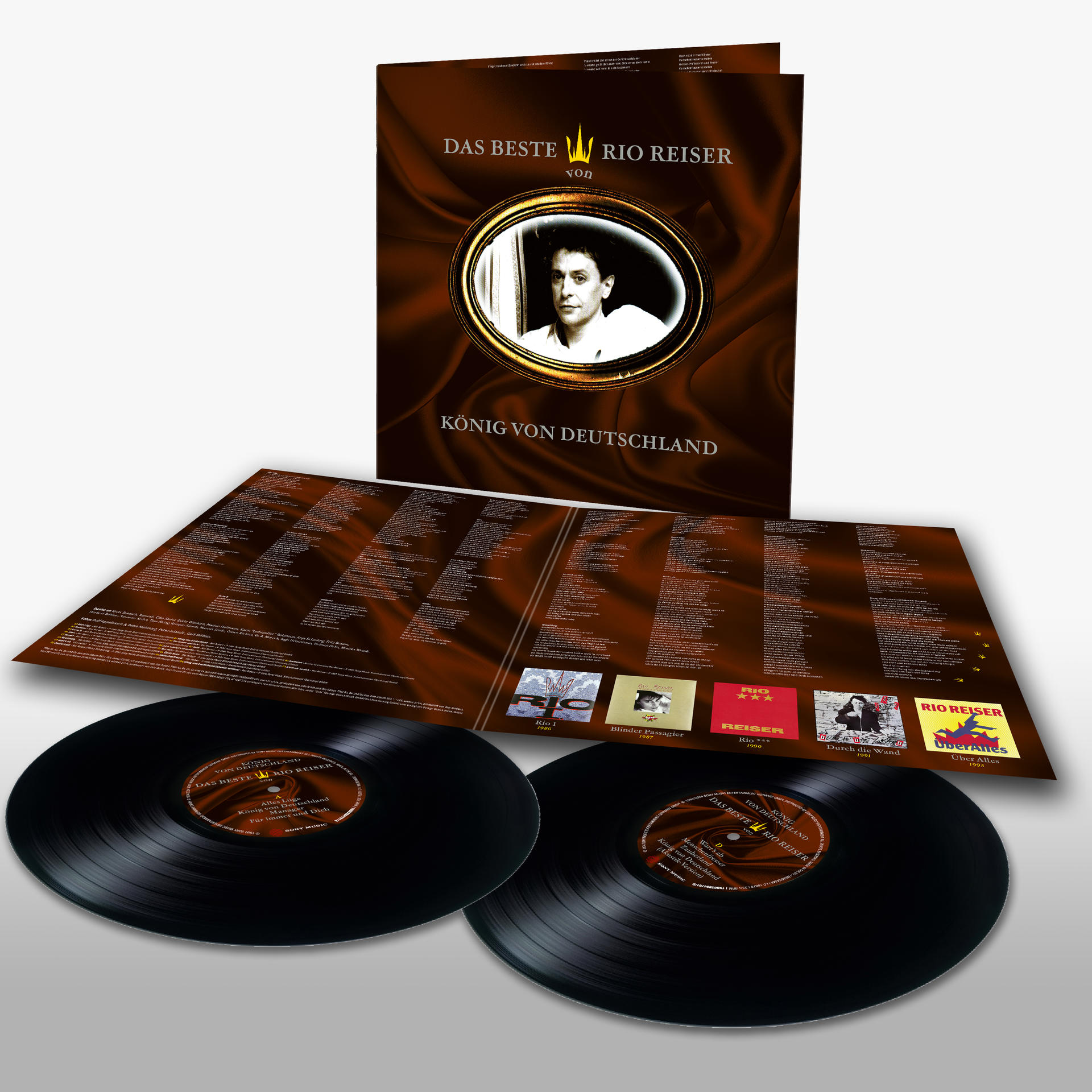 Geöffnetes Albumcover mit zwei Vinylplatten. Foto eines Mannes, Albumname und Songliste sind sichtbar.