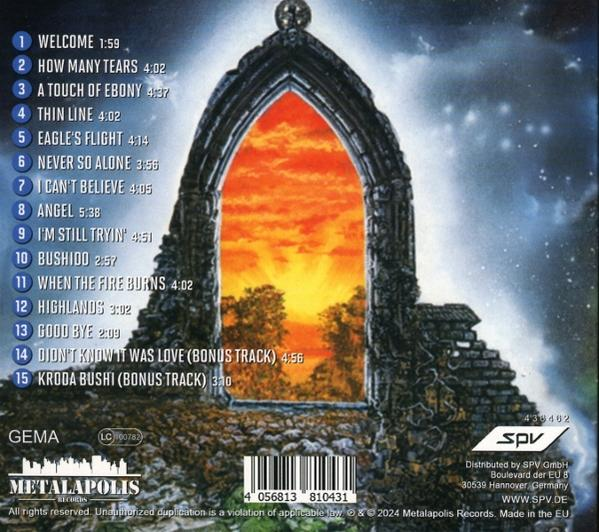 Rückseite einer CD mit Fantasy-Szene. Die CD hat Titel aufgelistet.
