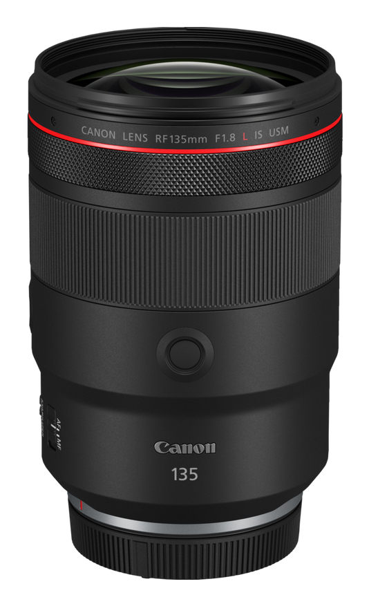 Schwarzes Canon-Objektiv mit rotem Ring und Text, isoliert auf Weiß.