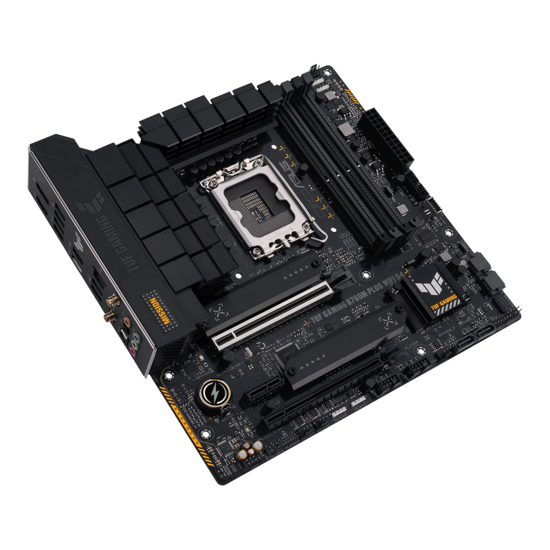 Motherboard, Schrägansicht, schwarz mit goldenen Akzenten, CPU und Erweiterungssteckplätze.