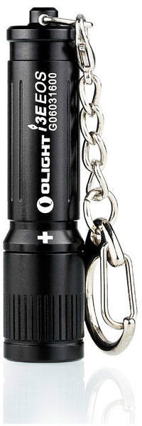 Eine schwarze Olight 13E EOS-Taschenlampe mit Schlüsselring und Kette.