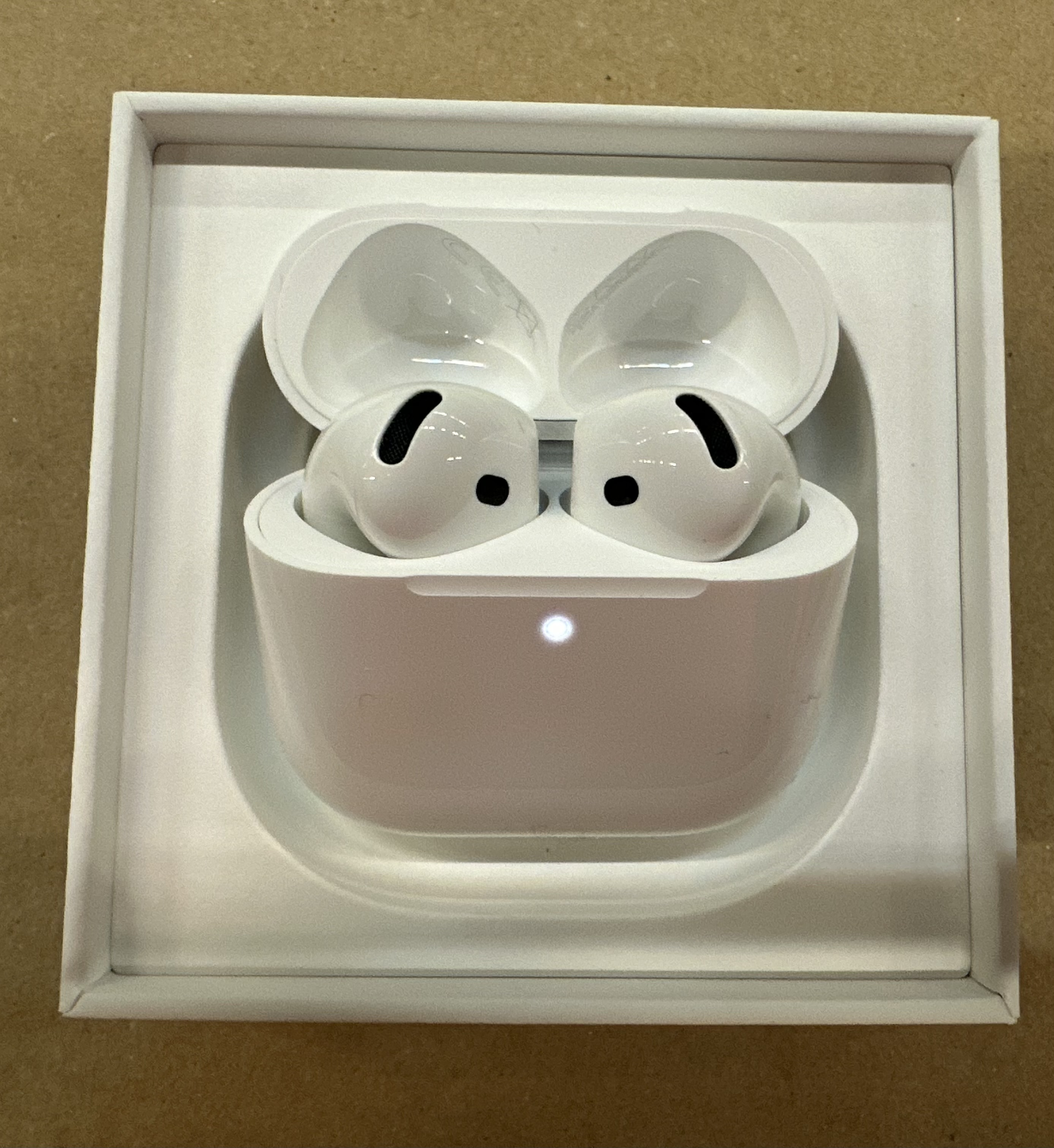 OUTLET - Słuchawki APPLE AirPods 4 z aktywną redukcją hałasu MXP93ZM/A