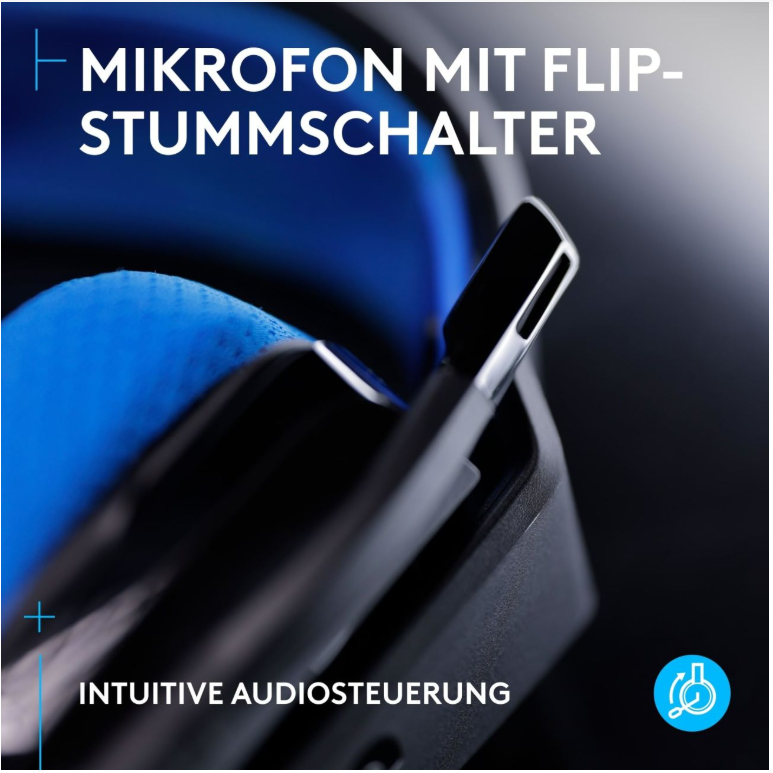Nahaufnahme des Mikrofons eines blau-schwarzen Headsets mit Text: 'MIKROFON MIT FLIP-STUMMSCHALTER' und 'INTUITIVE AUDIOS-TEUERUNG'.