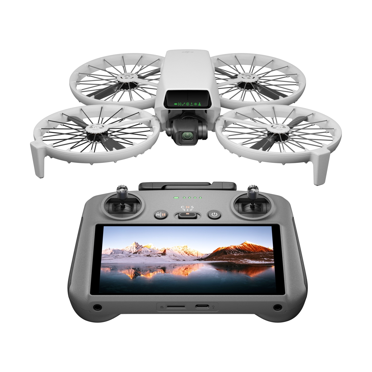 Drone bianco con quattro eliche e telecomando con schermo che mostra un paesaggio.