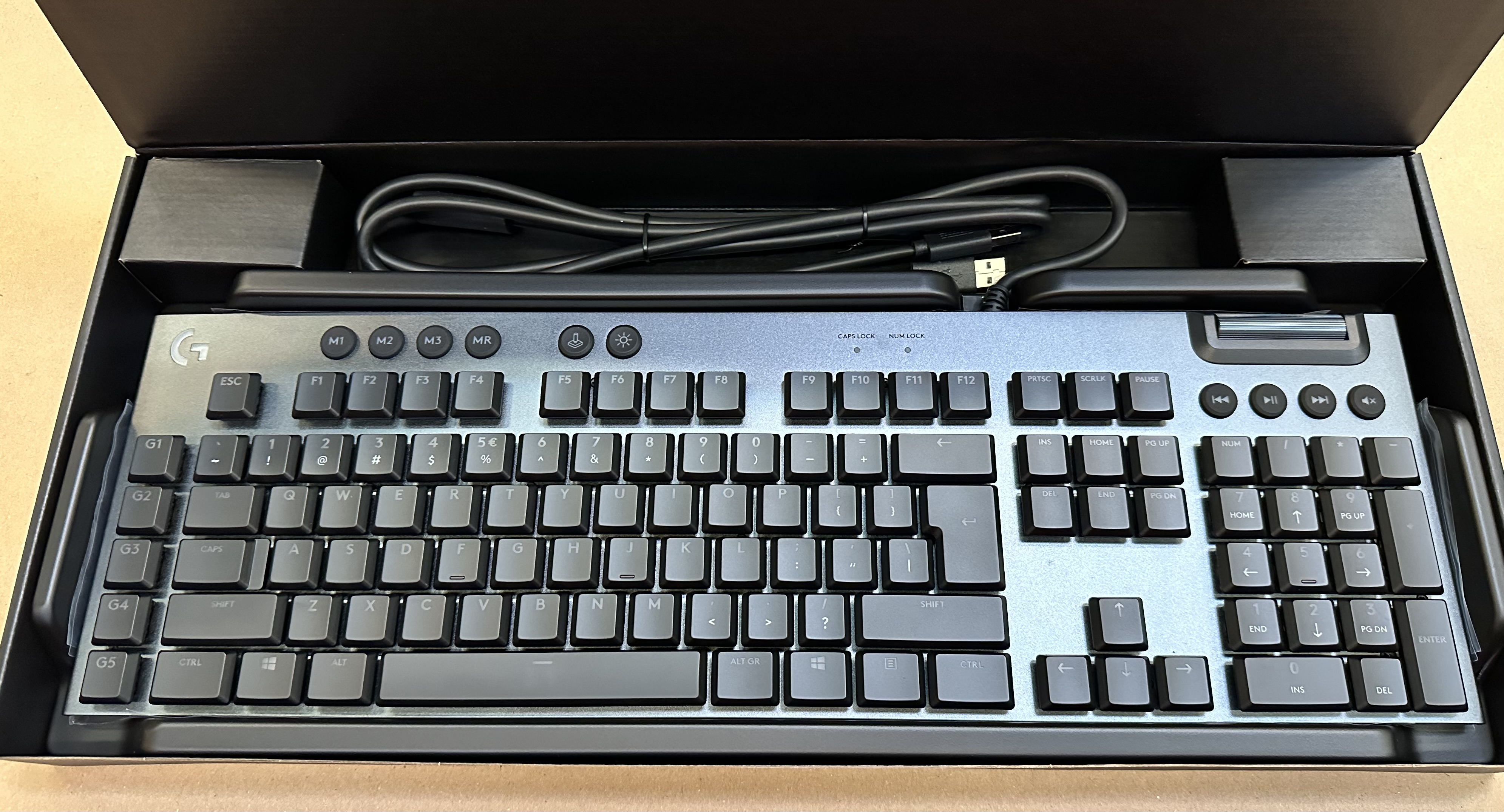 OUTLET - Klawiatura przewodowa LOGITECH G815 Lightsync Czarny US międzynarodowy Linear 920-009008