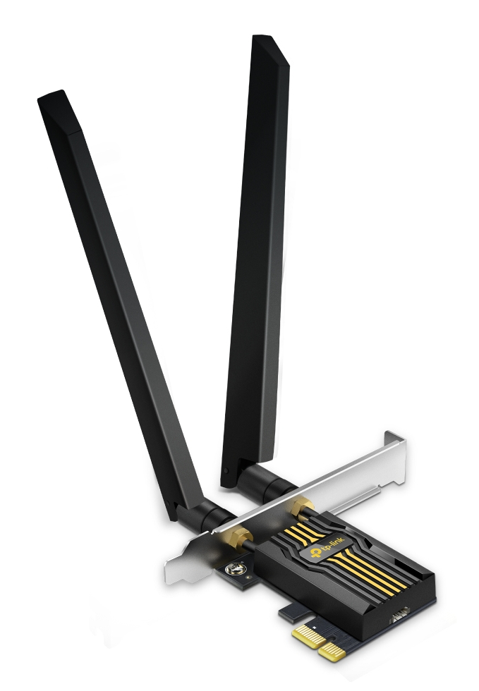 Adapter Wi-Fi z dwiema czarnymi antenami. Jest podłączony do komputera.