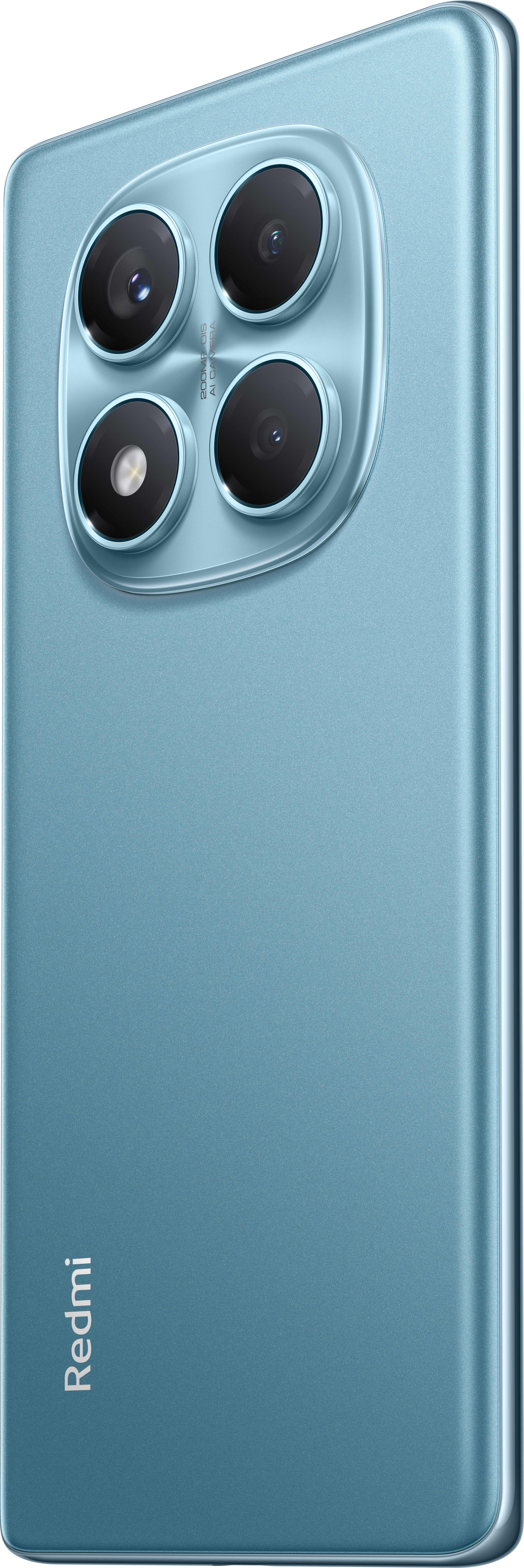Nahaufnahme eines hellblauen Redmi-Telefons. Vier Kameralinsen sind sichtbar. Das Redmi-Logo befindet sich unten links.