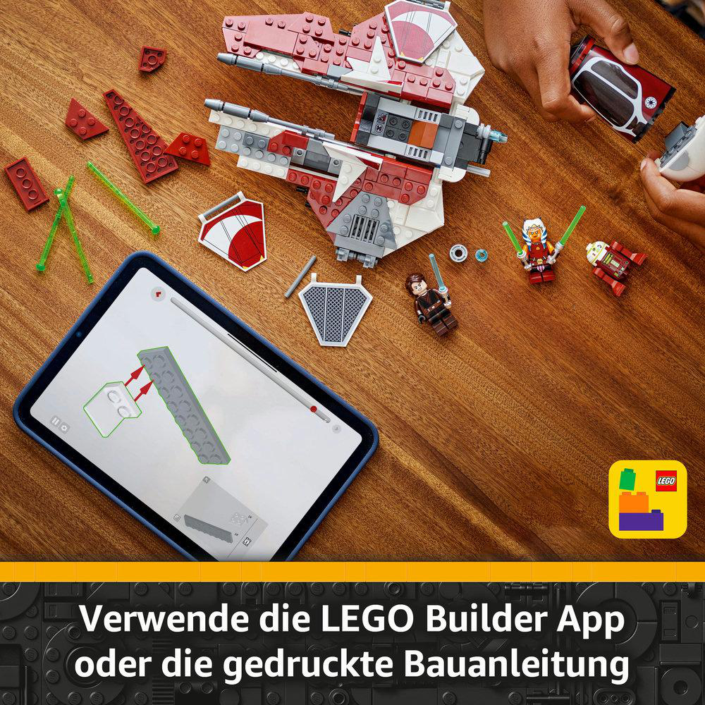 Ein LEGO Star Wars Set auf einem Holztisch, mit einem Tablet, das Anweisungen anzeigt.