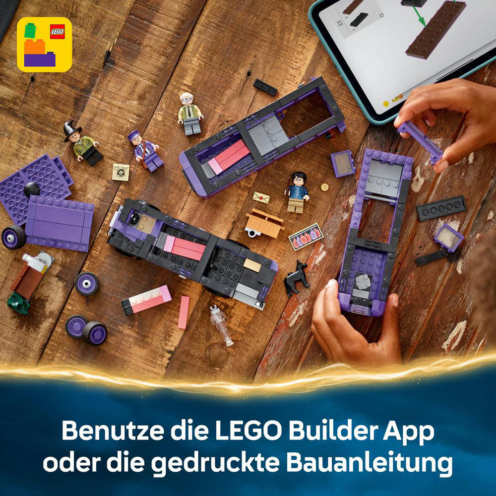 Personen bauen mit einem Tablet ein lila LEGO-Auto.